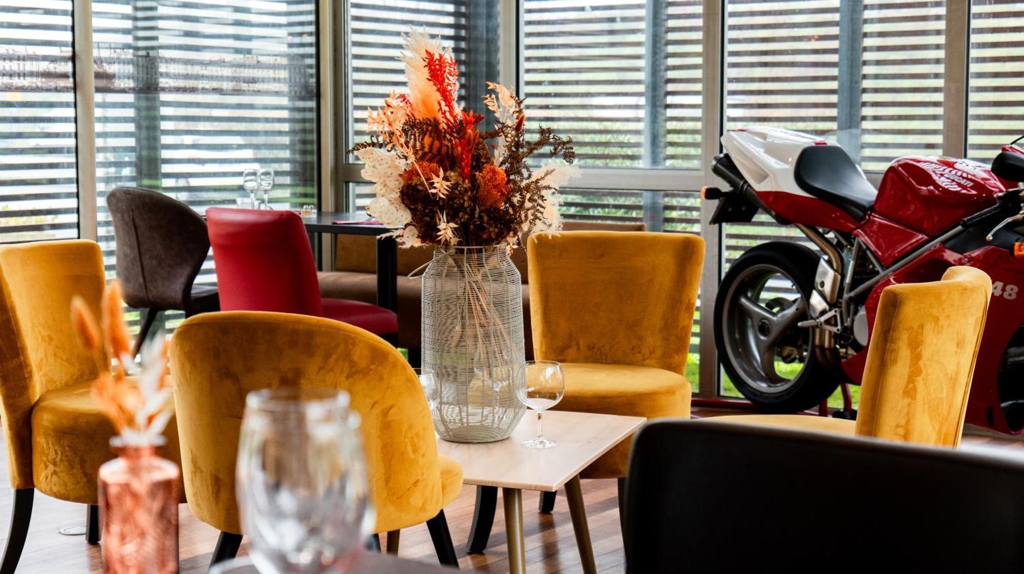 Hotel Les Genets บาย็อนน์ ภายนอก รูปภาพ