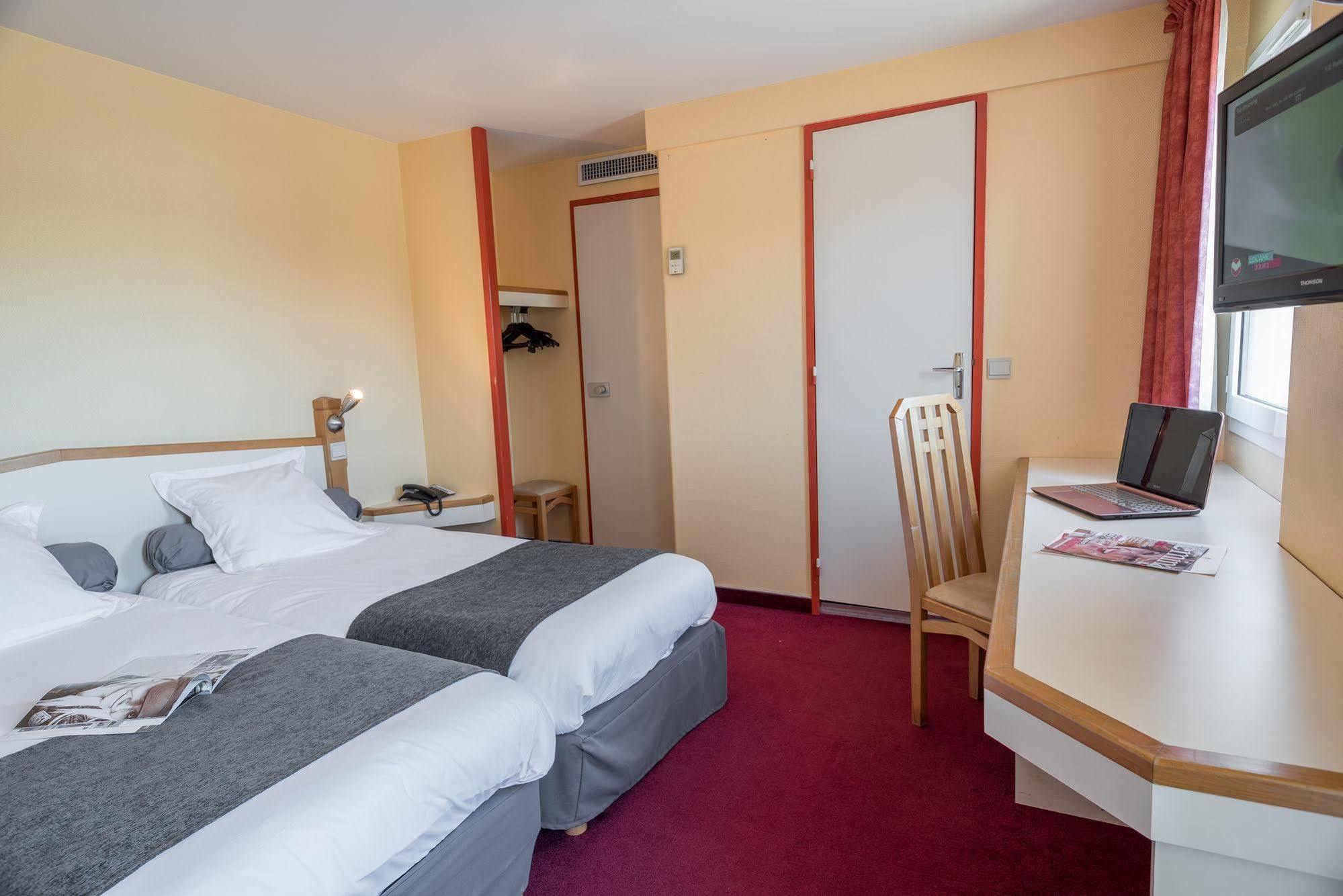 Hotel Les Genets บาย็อนน์ ภายนอก รูปภาพ